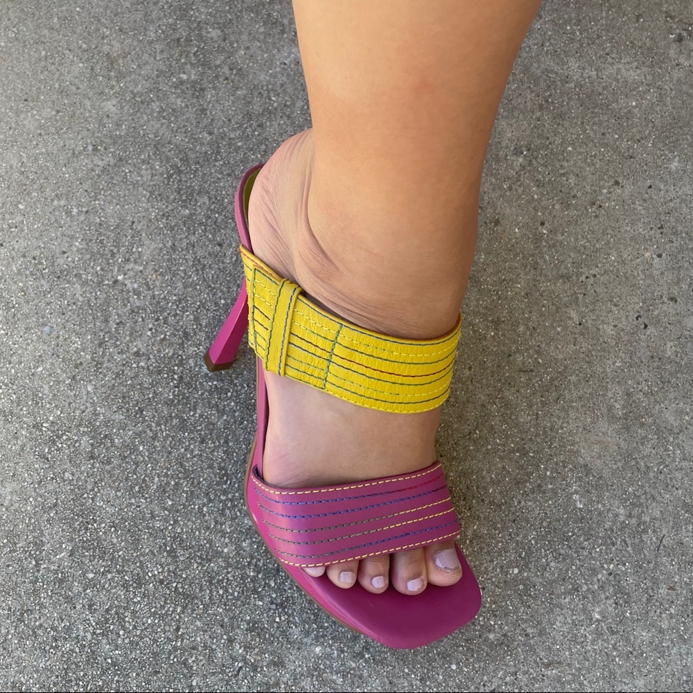 bebe Vintage Pink Green Yellow Heels Size 7